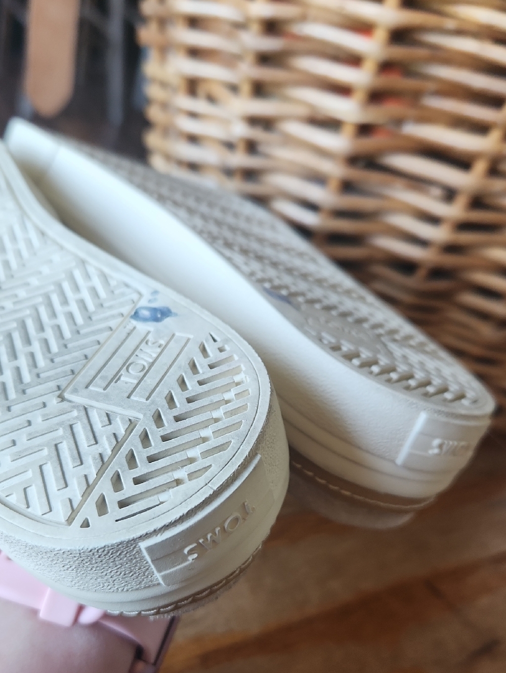 TOMS 6.5 suede mule sneakers with tassels blush very light pink - Picture 13 of 14